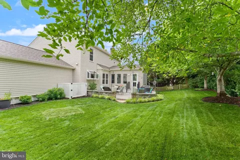 Exterior - 43305 Wayside Cir, Ashburn, VA 20147 photo 12 of 13