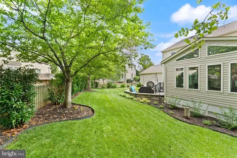 Exterior - 43305 Wayside Cir, Ashburn, VA 20147 photo 13 of 13