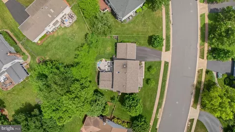 View/Area - 43305 Wayside Cir, Ashburn, VA 20147 photo 1 of 4