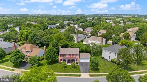 View/Area - 43305 Wayside Cir, Ashburn, VA 20147 photo 2 of 4
