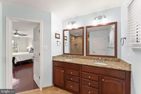 Entry Way - 43305 Wayside Cir, Ashburn, VA 20147 photo 6 of 6