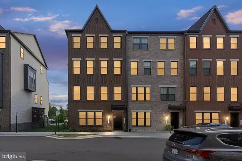 43433 Stonewood Crossing Ter, Ashburn, VA 20148
