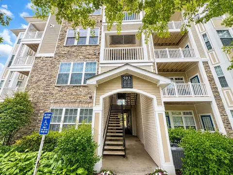 503 Sunset View Ter SE #101, Leesburg, VA 20175