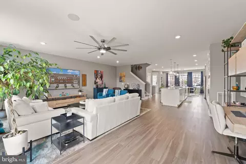 19328 Brookwater Ter, Leesburg, VA 20175