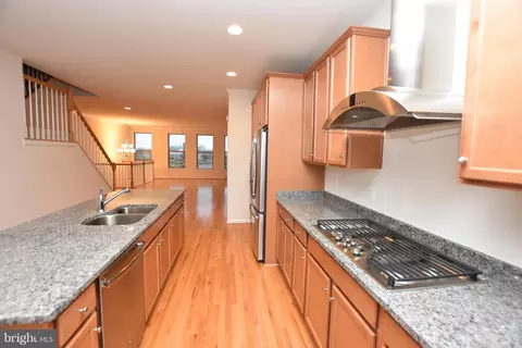 42452 Dogwood Glen Sq, Sterling, VA 20166