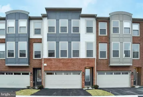42452 Dogwood Glen Sq, Sterling, VA 20166