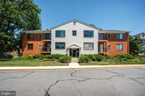 125 M Clubhouse Dr SW #5, Leesburg, VA 20175