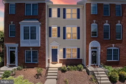 25154 Monteith Ter, Chantilly, VA 20152