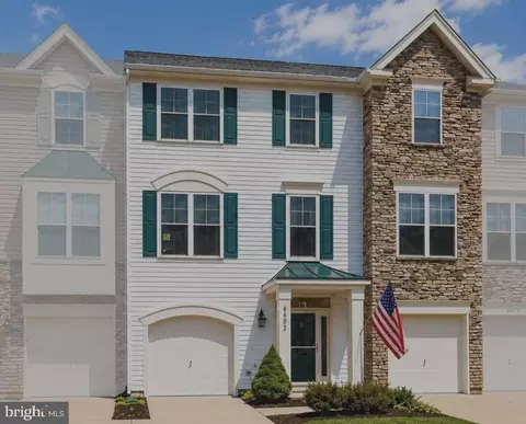 43518 Laidlow St, Chantilly, VA 20152