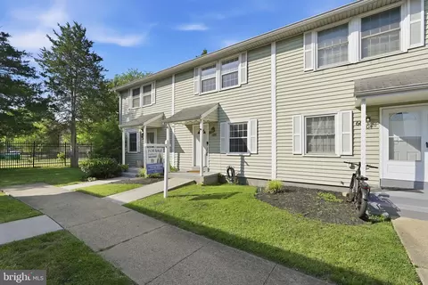 66 Plaza St NE #105, Leesburg, VA 20176