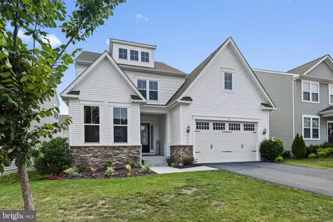 819 Banker Dr SW, Leesburg, VA 20175