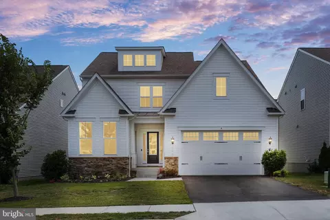 819 Banker Dr SW, Leesburg, VA 20175