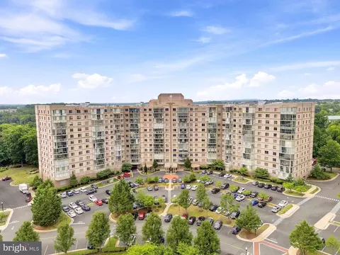 19375 Cypress Ridge Ter #922, Leesburg, VA 20176