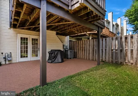 Exterior - 43268 Clearnight Ter, Ashburn, VA 20147 photo 4 of 5