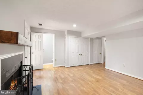 Living - 43268 Clearnight Ter, Ashburn, VA 20147 photo 4 of 4