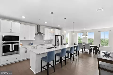 1012 Galena Ter NE, Leesburg, VA 20176