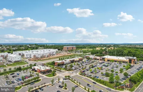 View/Area - 19790 Lavender Dust Sq, Ashburn, VA 20147 photo 4 of 4