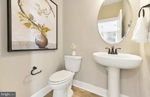 Entry Way - 20004 Coral Wind Ter, Ashburn, VA 20147 photo 5 of 6
