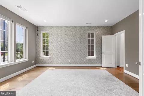 Living - 20375 Codman Dr, Ashburn, VA 20147 photo 1 of 3