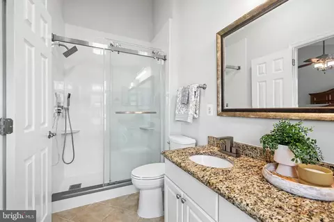 Bath - 42918 Needham Way, Ashburn, VA 20147 photo 3 of 9