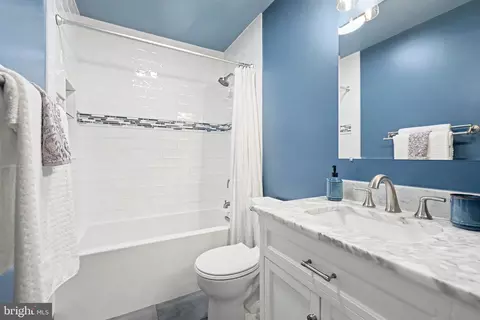 Bath - 42918 Needham Way, Ashburn, VA 20147 photo 6 of 9