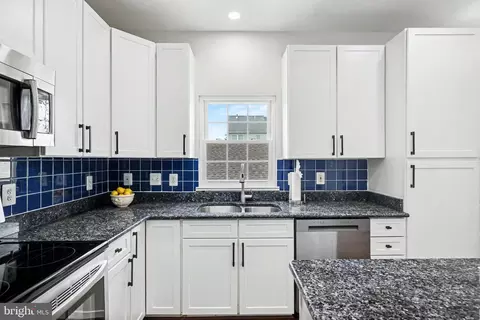 Kitchen - 42918 Needham Way, Ashburn, VA 20147 photo 3 of 6