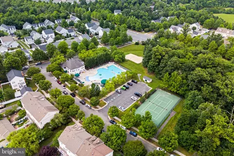 View/Area - 42918 Needham Way, Ashburn, VA 20147 photo 2 of 17