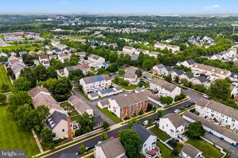 View/Area - 42918 Needham Way, Ashburn, VA 20147 photo 16 of 17