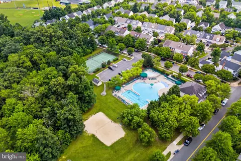 View/Area - 42918 Needham Way, Ashburn, VA 20147 photo 4 of 17