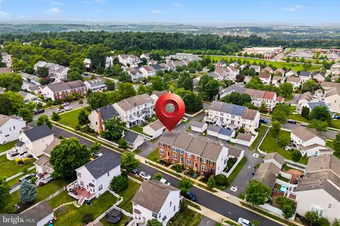 View/Area - 42918 Needham Way, Ashburn, VA 20147 photo 1 of 17