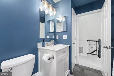 Bath - 42918 Needham Way, Ashburn, VA 20147 photo 8 of 9