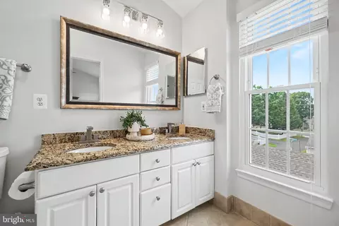 Bath - 42918 Needham Way, Ashburn, VA 20147 photo 5 of 9