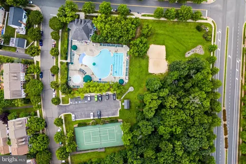 View/Area - 42918 Needham Way, Ashburn, VA 20147 photo 6 of 17