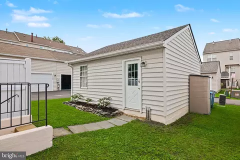 Exterior - 42918 Needham Way, Ashburn, VA 20147 photo 5 of 8