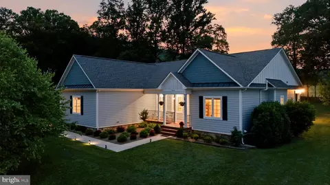 13855 Paris Breeze Pl, Hillsboro, VA 20132