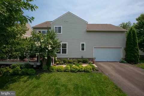 Exterior - 23054 Bronstein Ln, Brambleton, VA 20148 photo 10 of 11