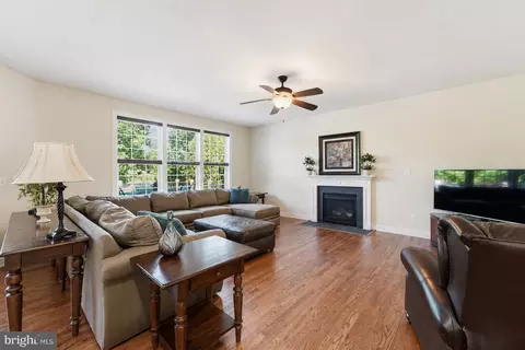 Living - 23054 Bronstein Ln, Brambleton, VA 20148 photo 2 of 7