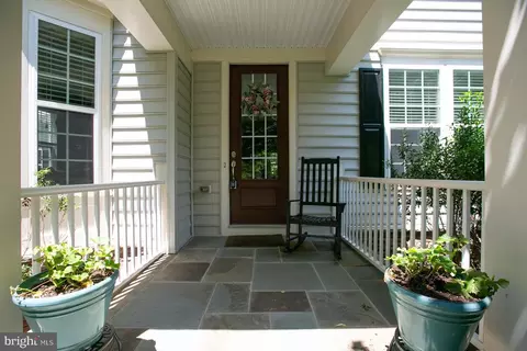 Exterior - 23054 Bronstein Ln, Brambleton, VA 20148 photo 8 of 11