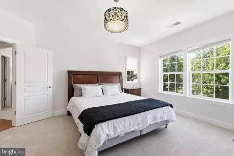 Bedroom - 23054 Bronstein Ln, Brambleton, VA 20148 photo 9 of 13