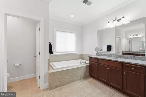 Entry Way - 23054 Bronstein Ln, Brambleton, VA 20148 photo 3 of 15