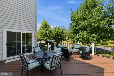 Exterior - 23054 Bronstein Ln, Brambleton, VA 20148 photo 5 of 11