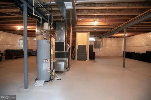 Entry Way - 23054 Bronstein Ln, Brambleton, VA 20148 photo 14 of 15