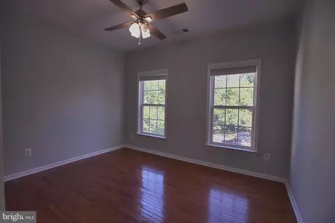 Bedroom - 43314 Fullerton St, Ashburn, VA 20147 photo 3 of 4
