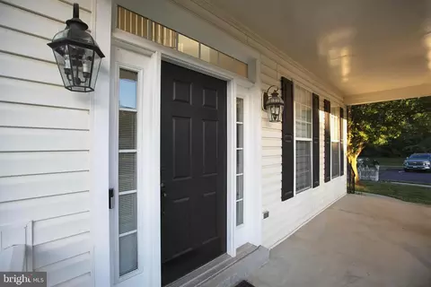 Exterior - 43314 Fullerton St, Ashburn, VA 20147 photo 4 of 4