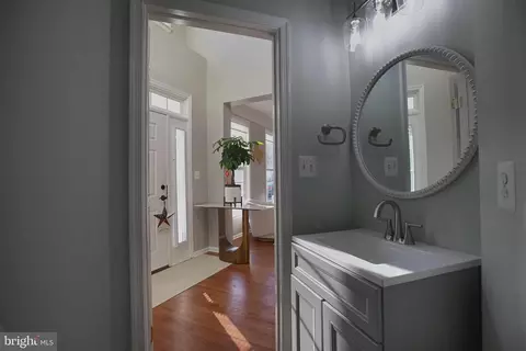 Entry Way - 43314 Fullerton St, Ashburn, VA 20147 photo 3 of 21