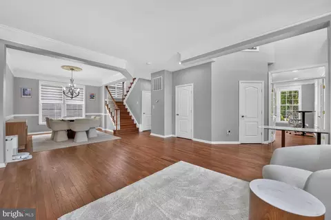 Entry Way - 43314 Fullerton St, Ashburn, VA 20147 photo 2 of 5