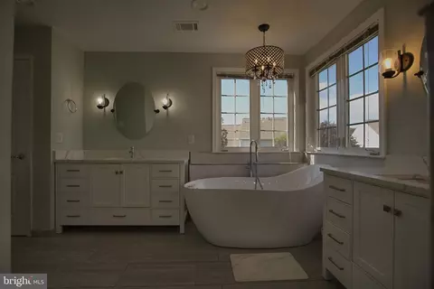 Bath - 43314 Fullerton St, Ashburn, VA 20147 photo 4 of 5