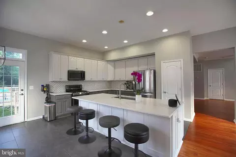 Kitchen - 43314 Fullerton St, Ashburn, VA 20147 photo 3 of 3