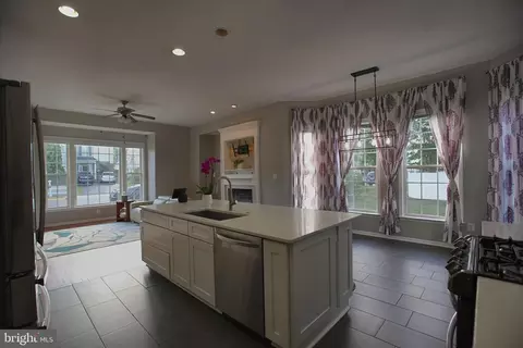 Kitchen - 43314 Fullerton St, Ashburn, VA 20147 photo 1 of 3