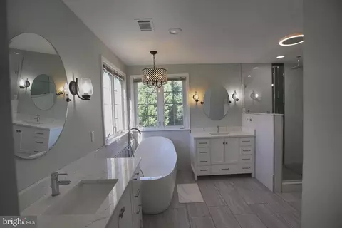 Bath - 43314 Fullerton St, Ashburn, VA 20147 photo 1 of 5